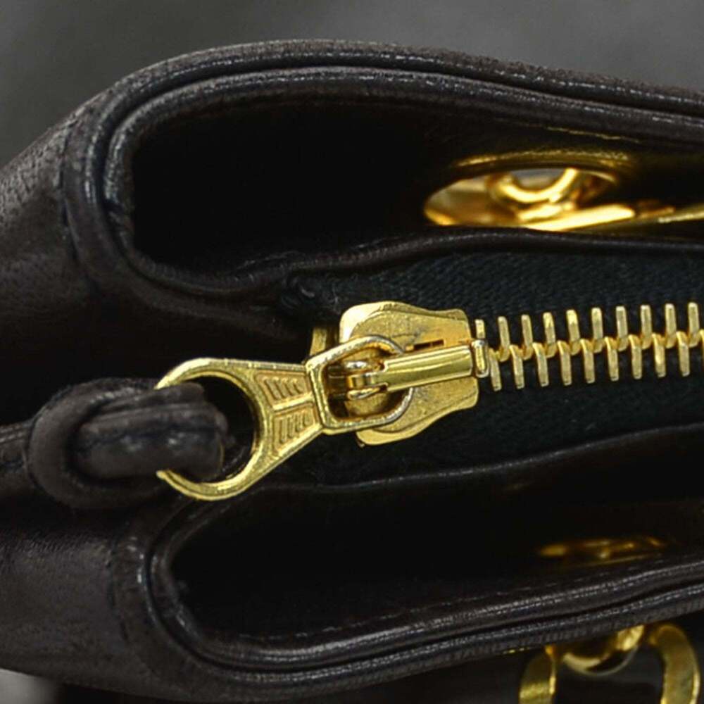 CHANEL Black Leather Shoulder Bag - Picture 13 of 15